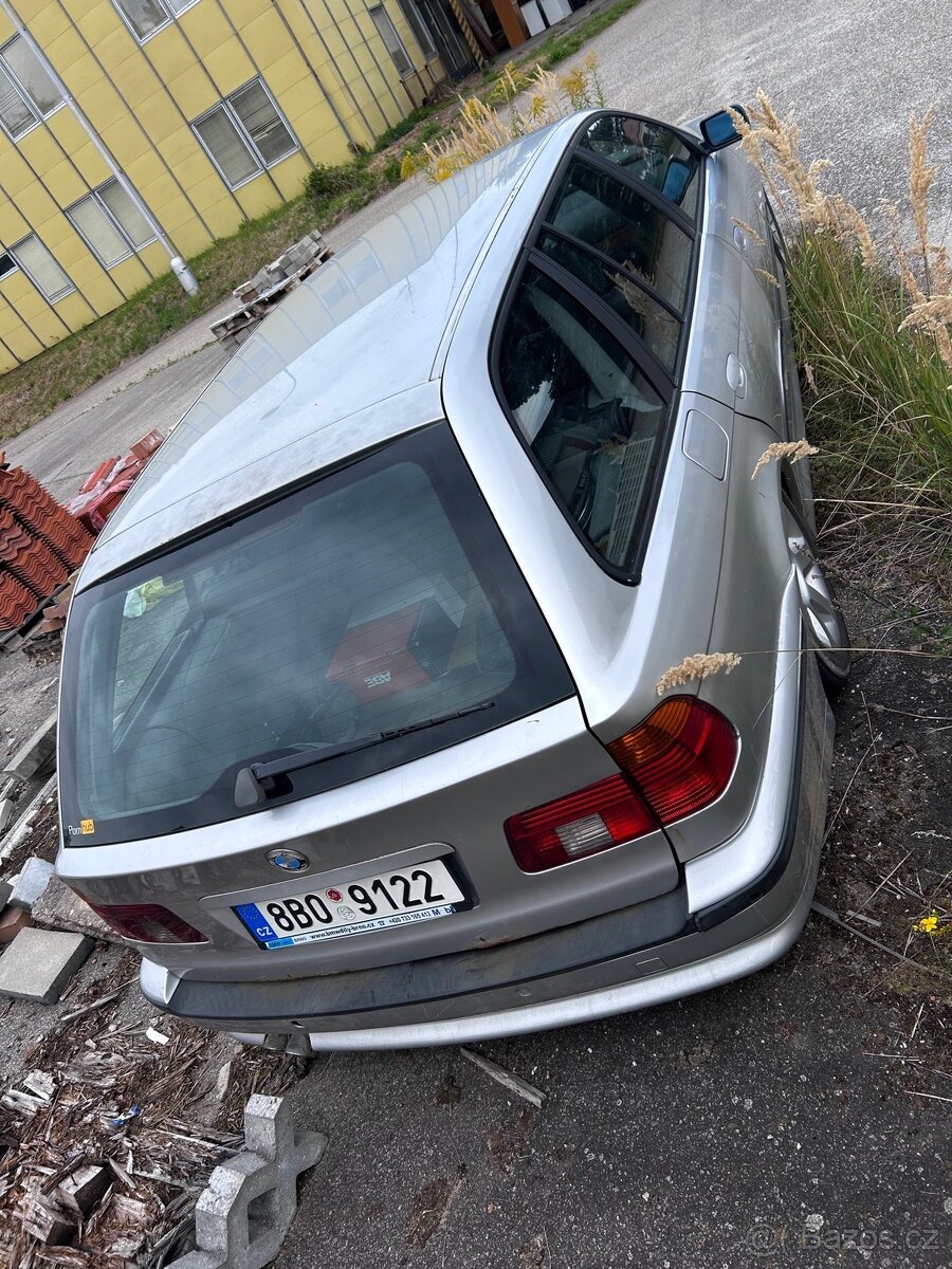 BMW e39 náhradní díly 3.0d 135kw manuál - 2