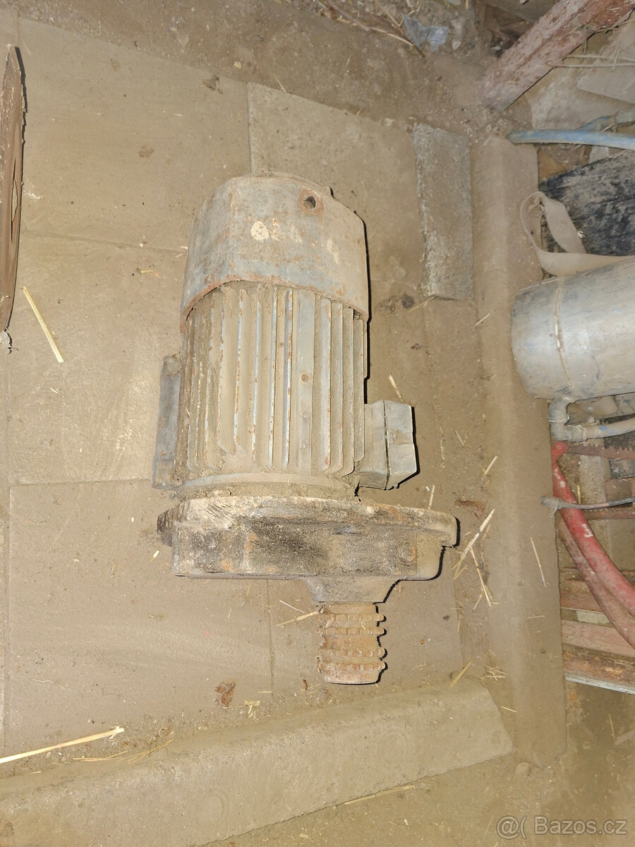 elektromotor s převodovkou - 2