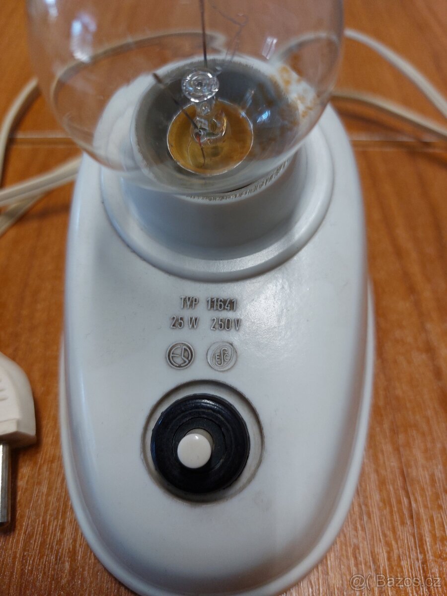 Prodám bakelitovou retro lampičku. - 2