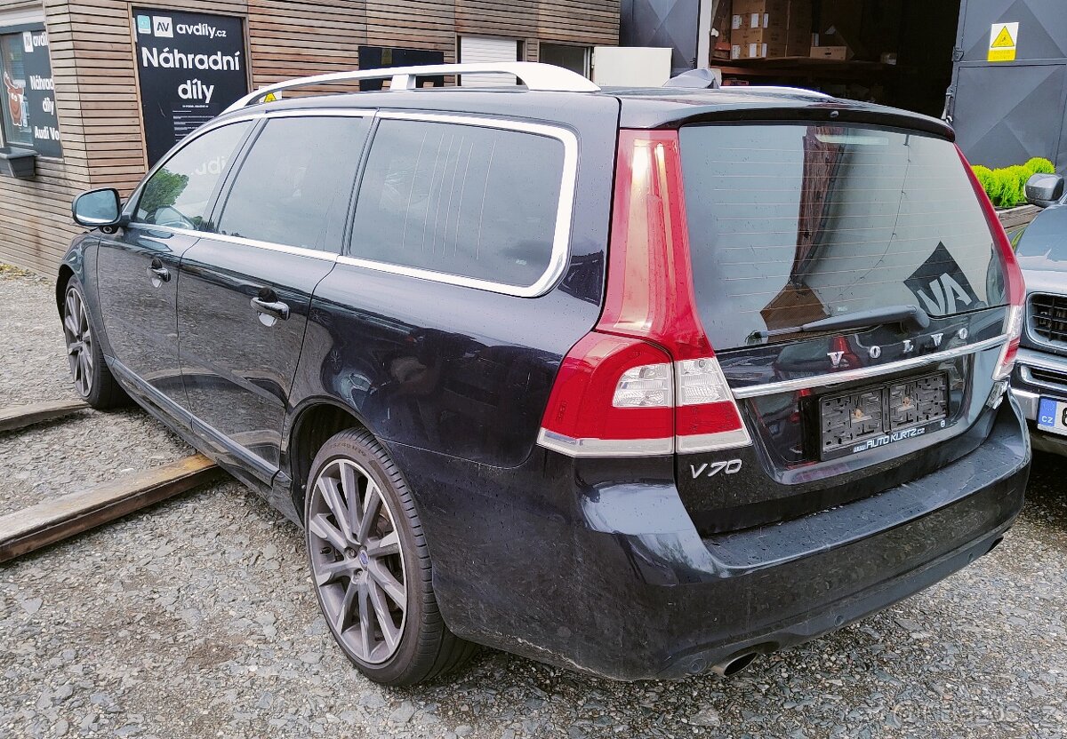 Volvo V70III INSCRIPTION T6 242kw - Náhradní díly - 2