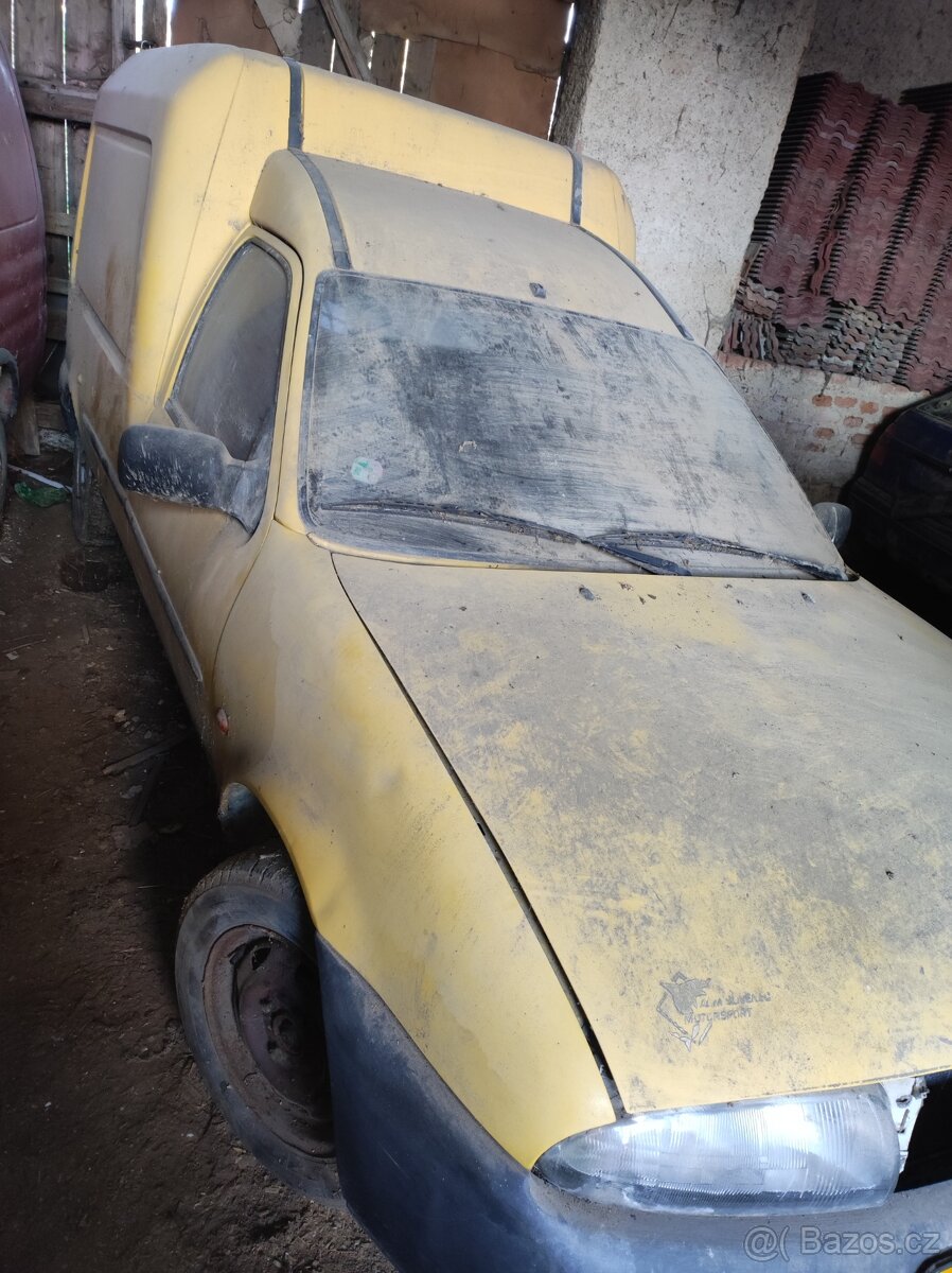 Ford Fiesta Courier - 2