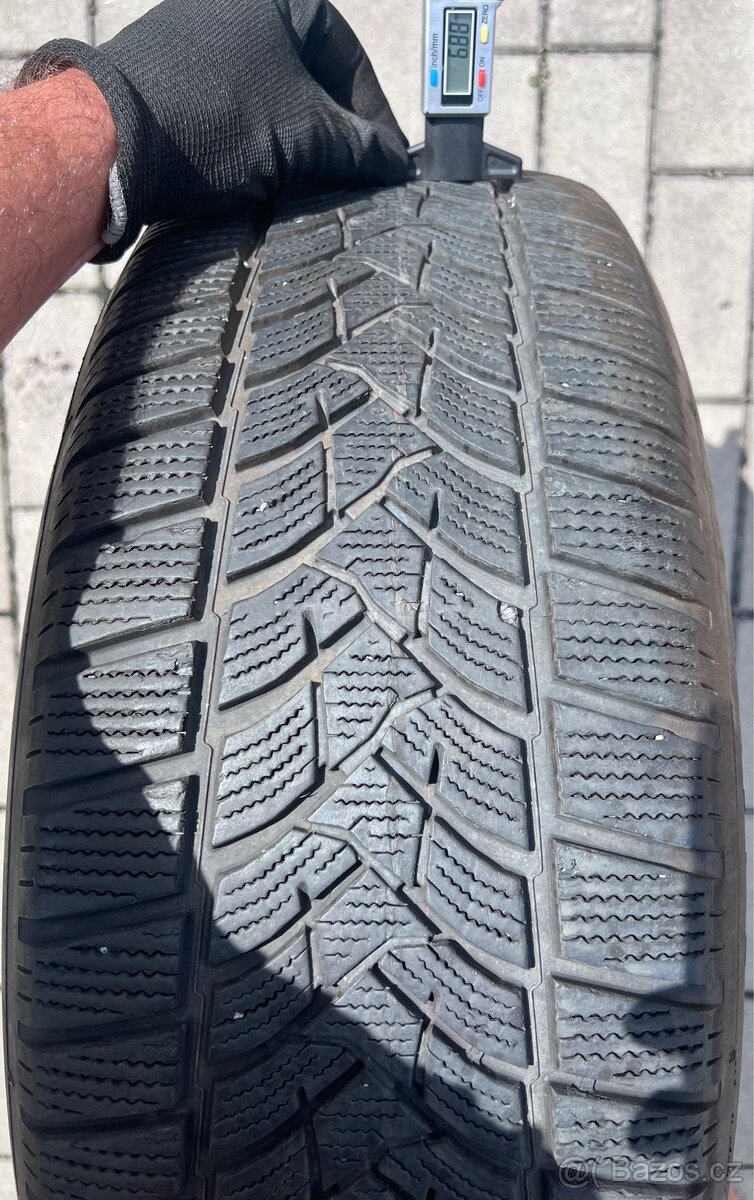 Audi 8 - 17" alu + zimní 235/60 R17 Dunlop - 2