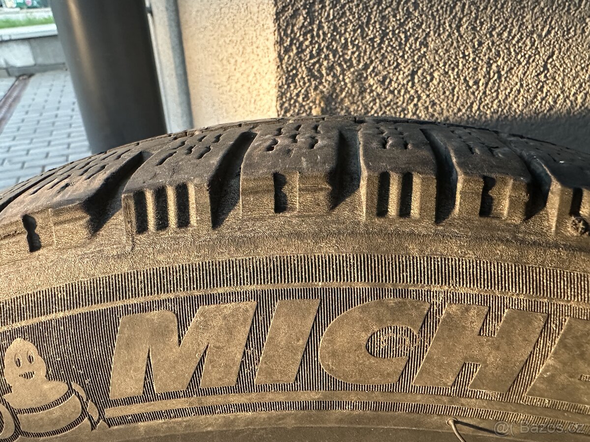 Zimní pneu Michelin 5 mm, 215/60/R17c 4ks - 2