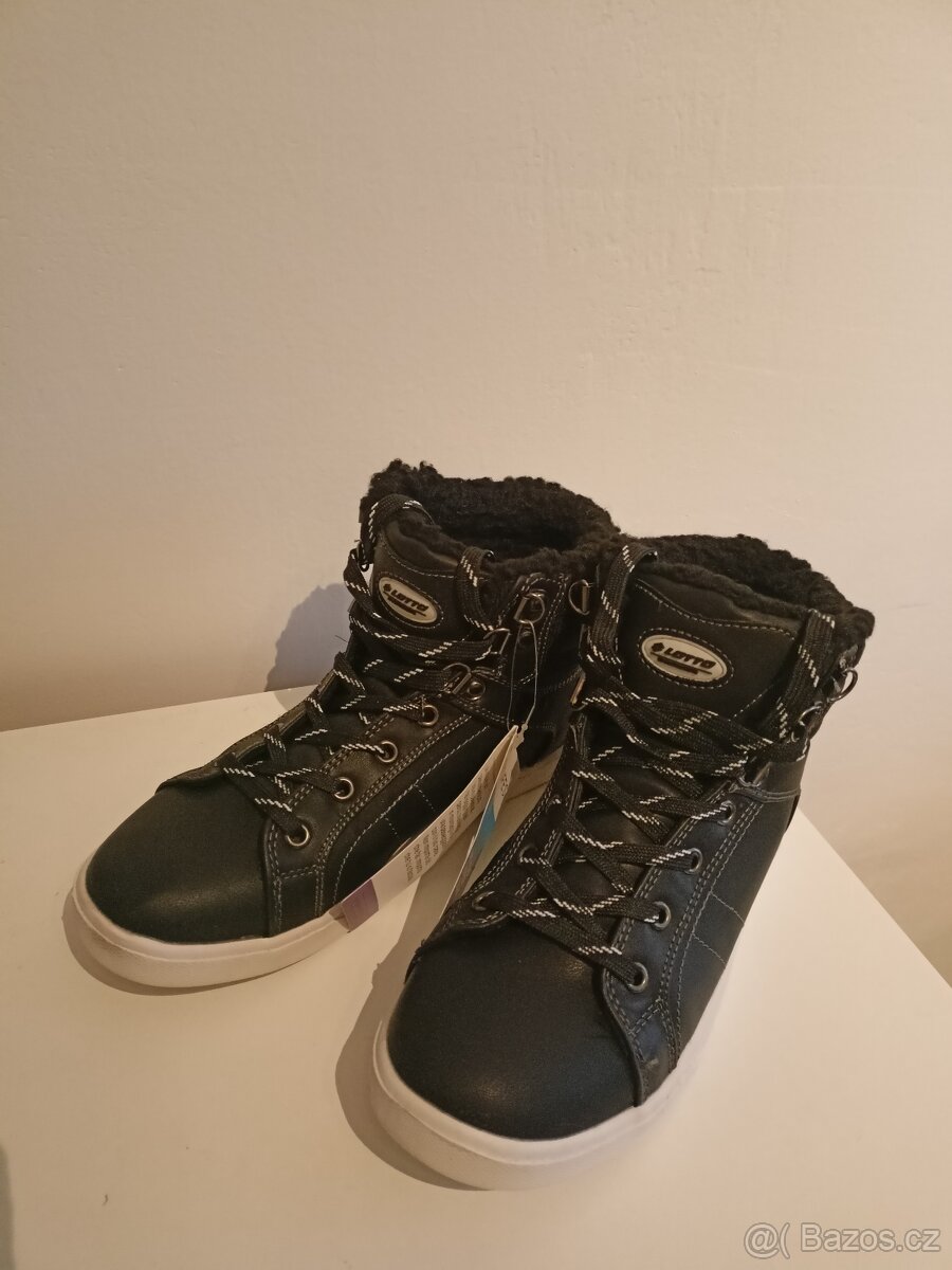 Dětské/dámské zimní boty vel.36 (stélka 23,3 cm) - NOVÉ - 2