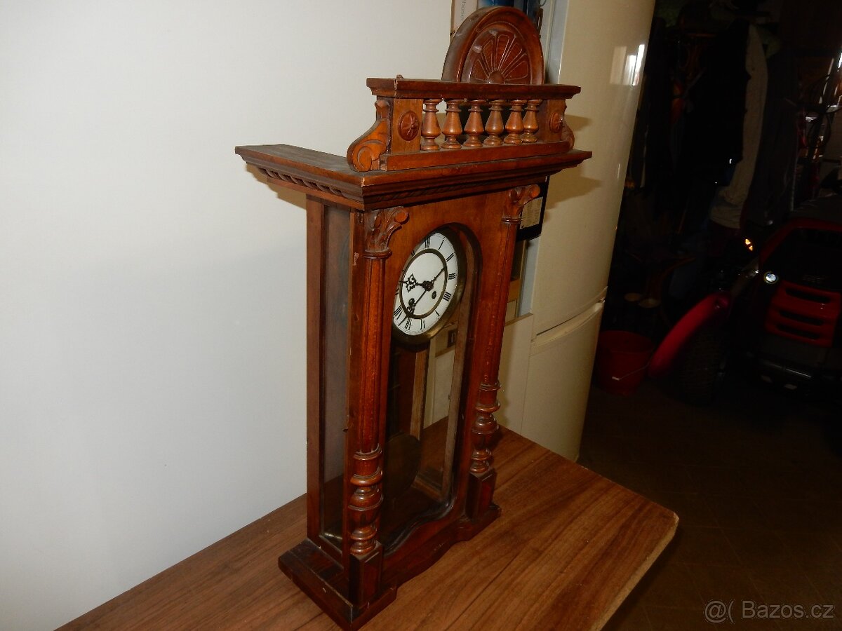 Starožitné hodiny pendlovky - 2