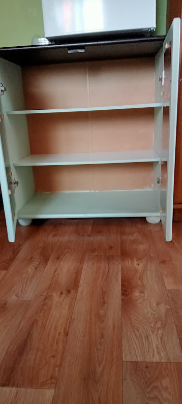 Skříňka z masivní borovice - 2