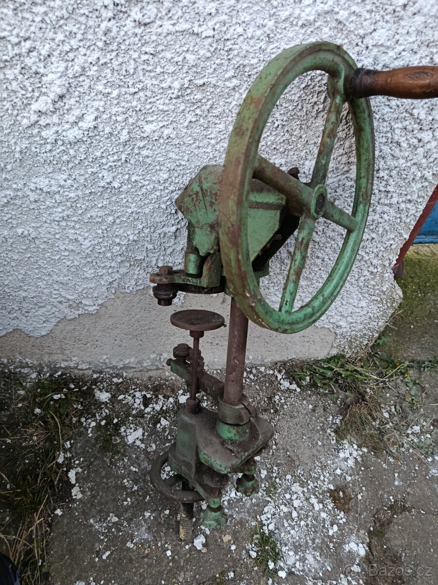 Stáčečku na konzervy - 2