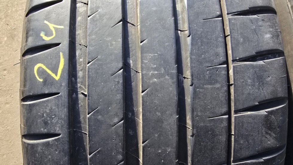 Letní pneu 245/35/19 Michelin - 2