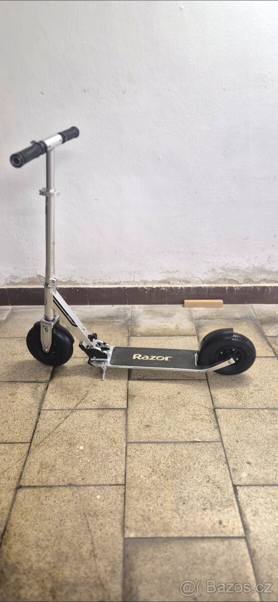 Kolobezka Razor A5 - 2