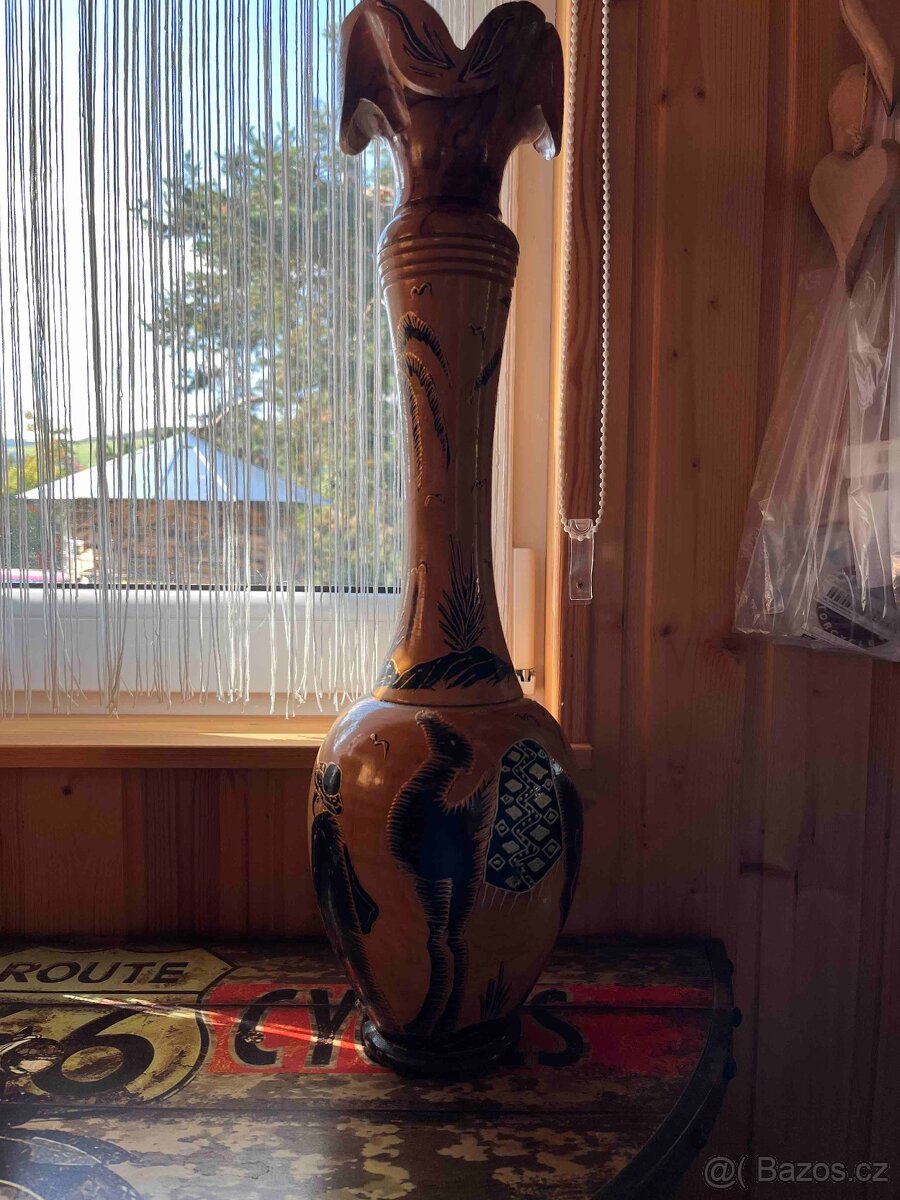 Dřevěné orientální vázy - 2
