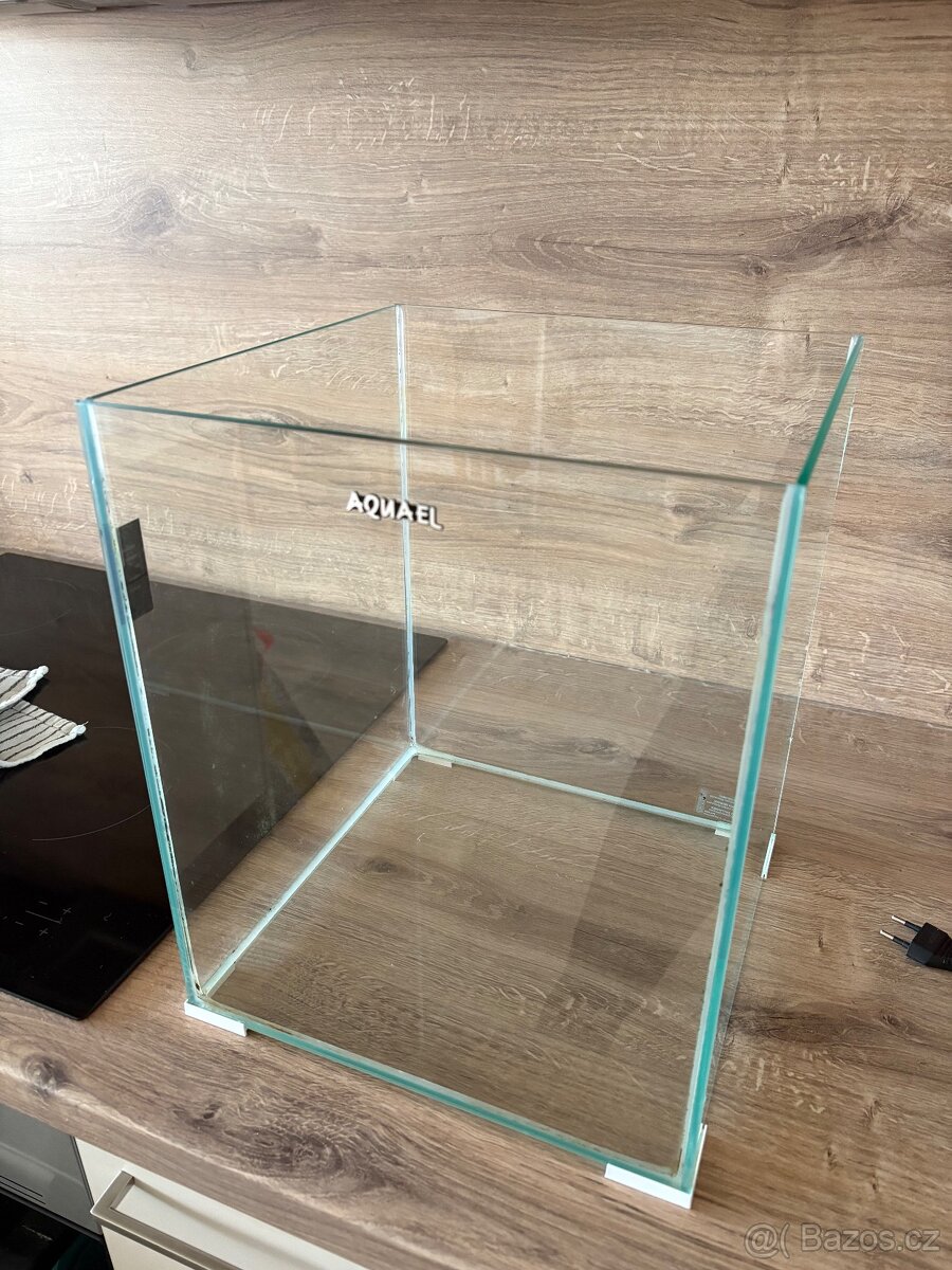 Akvárium i s rybami - 2