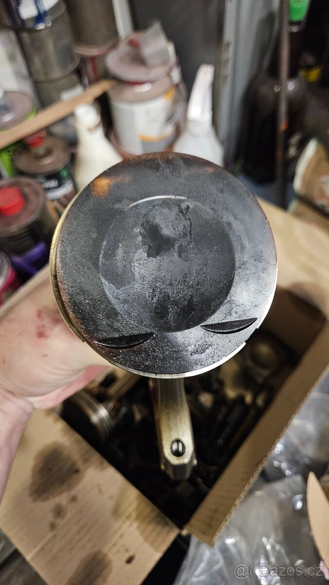 Písty a ojnice Audi RS3 CEPa - 2