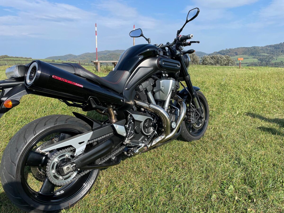 YAMAHA MT01 - 2