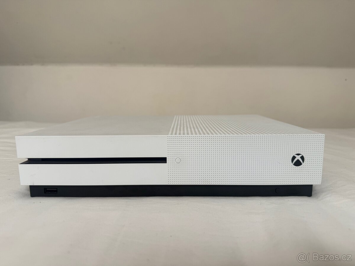 Xbox one s 1tb s controllerem a kabely. - 2