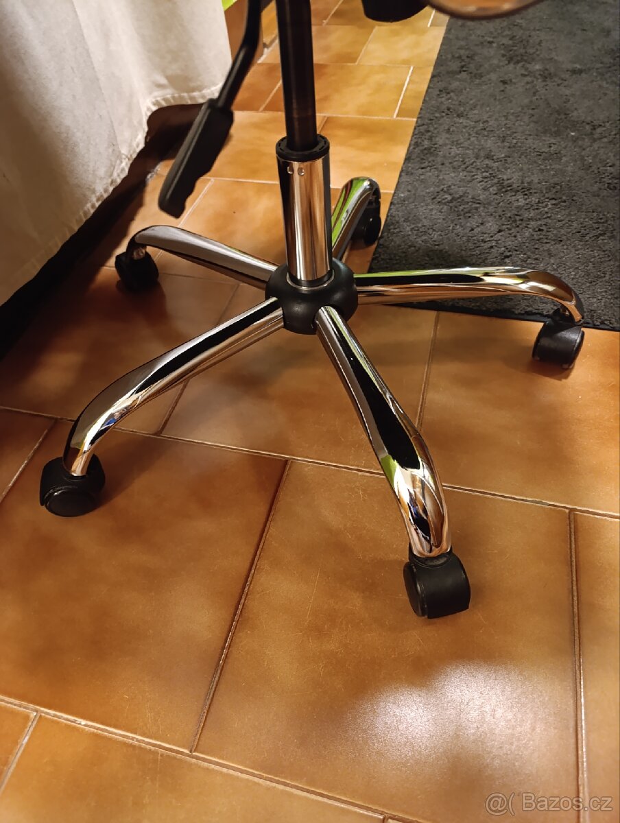 Kancelářské křeslo - 2