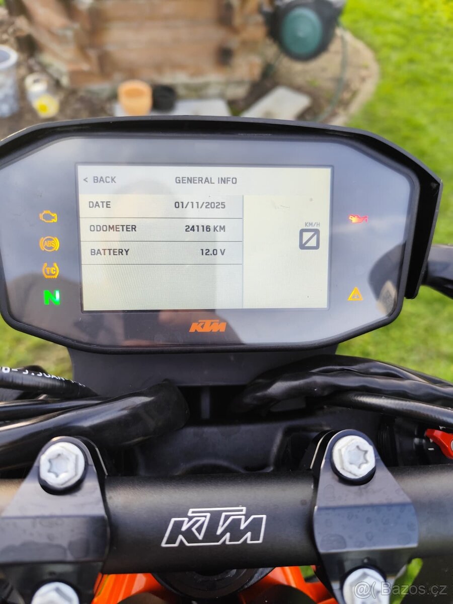 Ktm 890R - 2