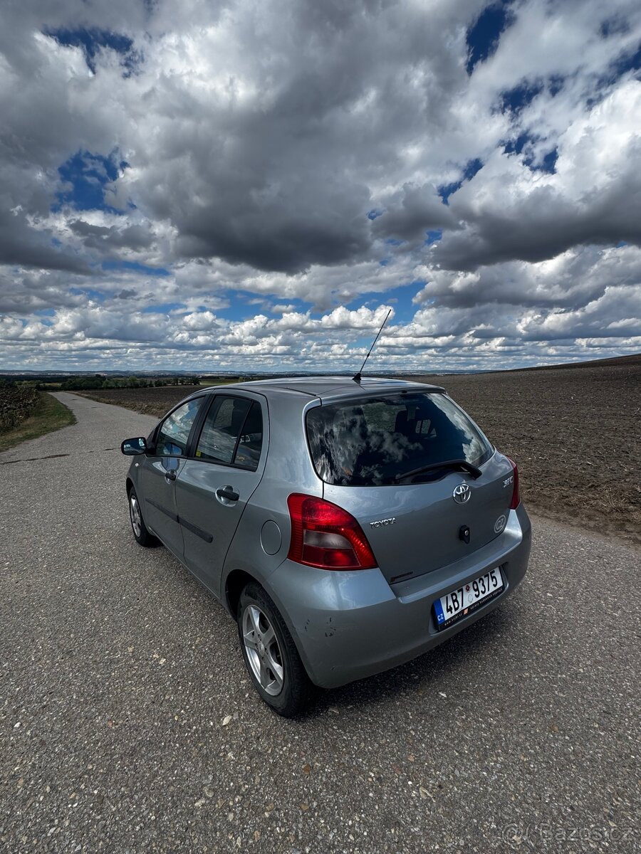 Toyota Yaris - 2
