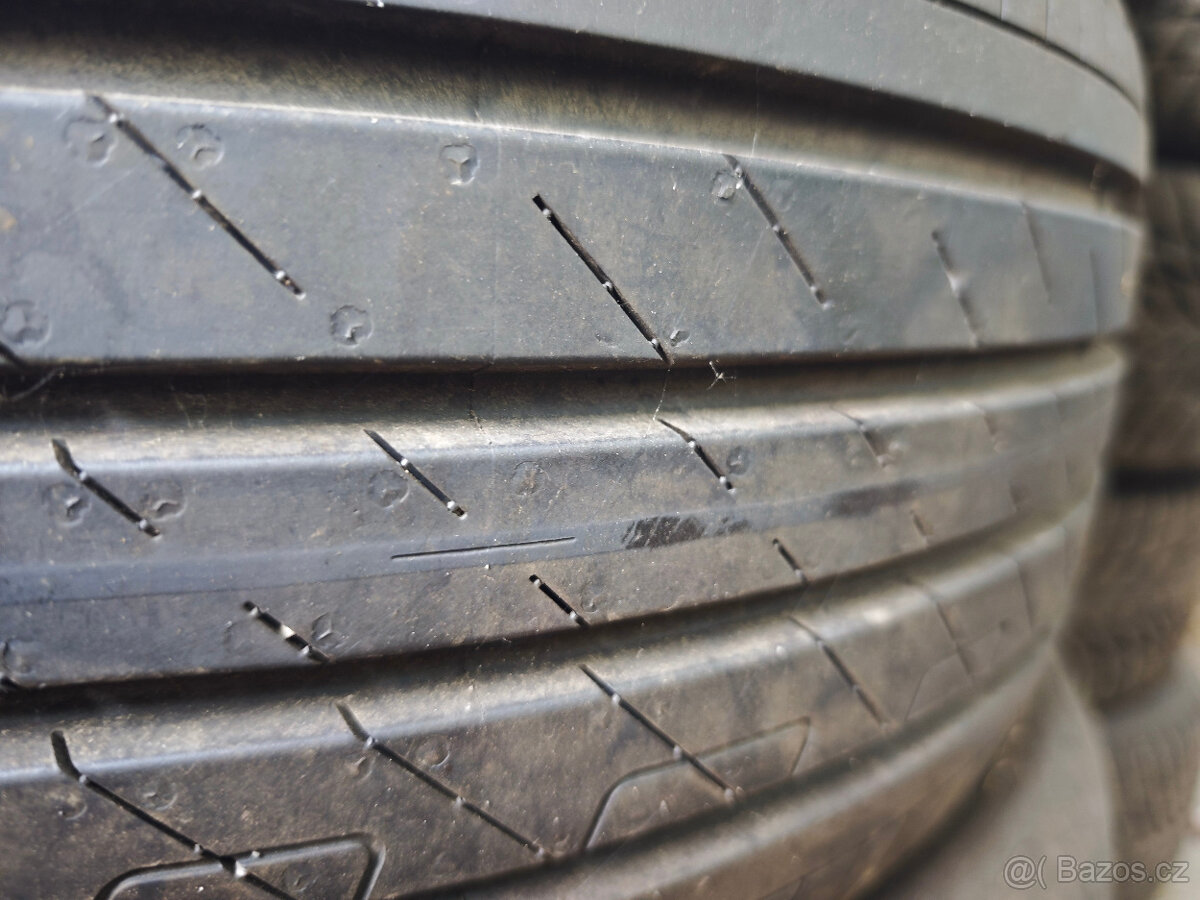 Goodyear Efficientgrip Performance 2 215/50/18 zánovní 7.5mm - 2
