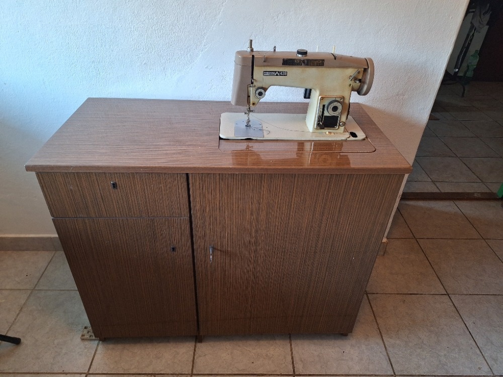 Šicí stroj Lucznik - 2