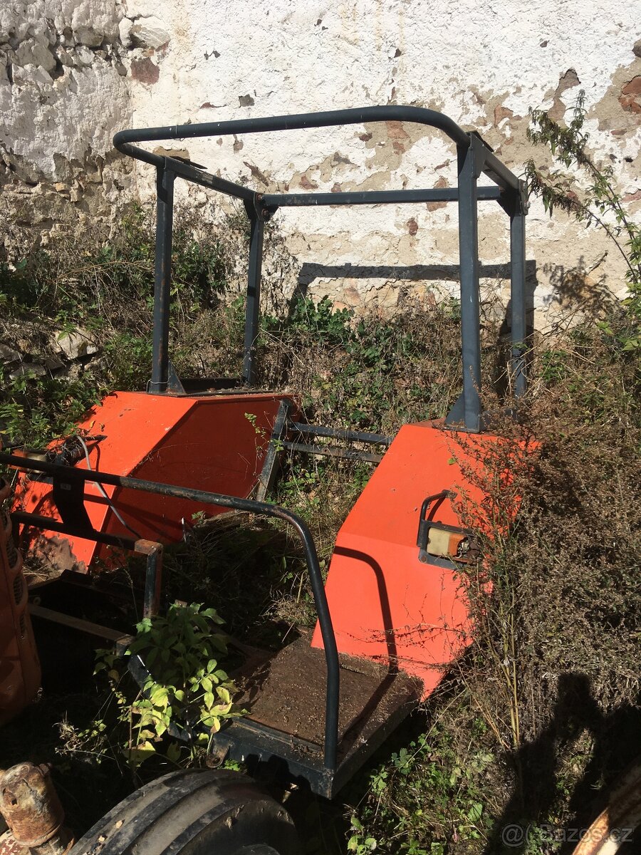 Kabrio nástavba Zetor včetně bezpečnostního rámu 4 kusy - 2