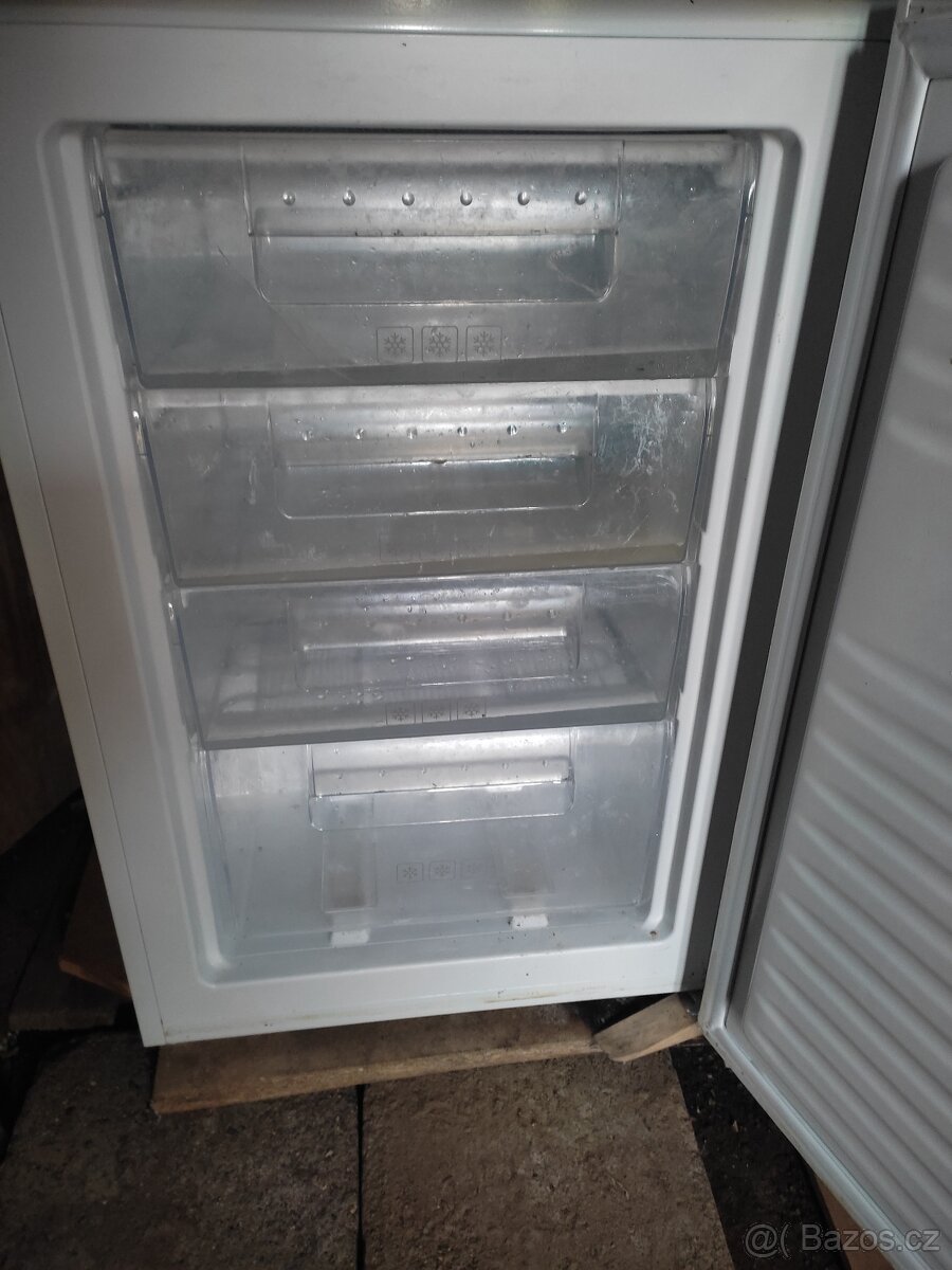 Šuplíkový mrazák - 2