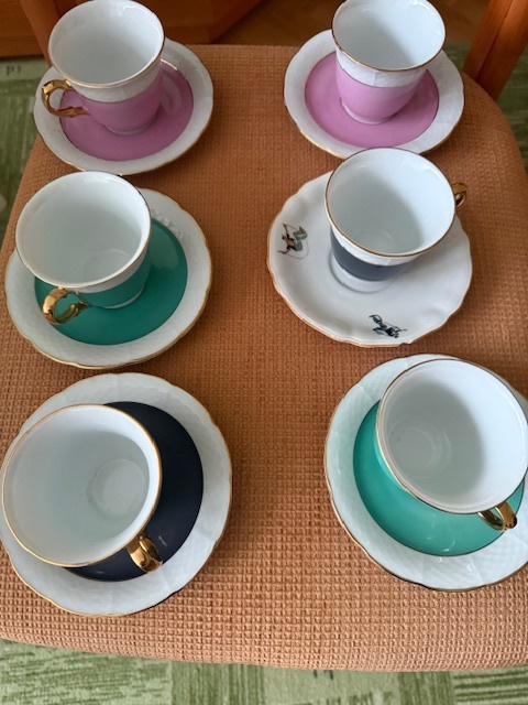 Sada keramických šálků s podšálky - 2