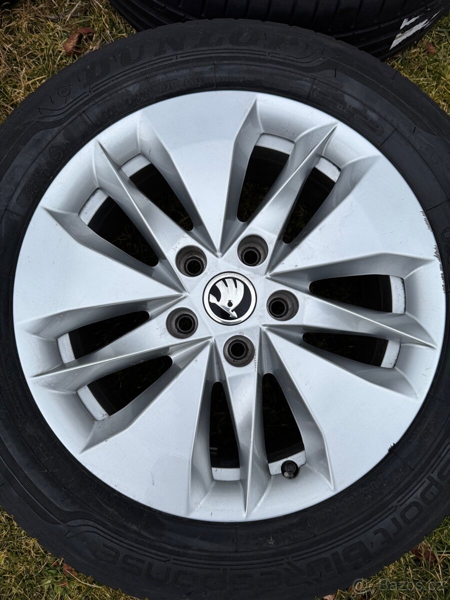 Originální Alu Škoda Octavia +letni pneu DUNLOP 205/60 R16 - 2