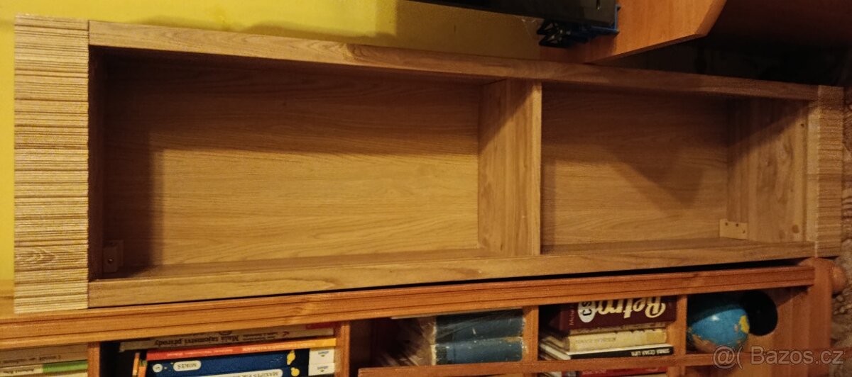 Vysoká skříňka do koupelny a polička na zeď - 2