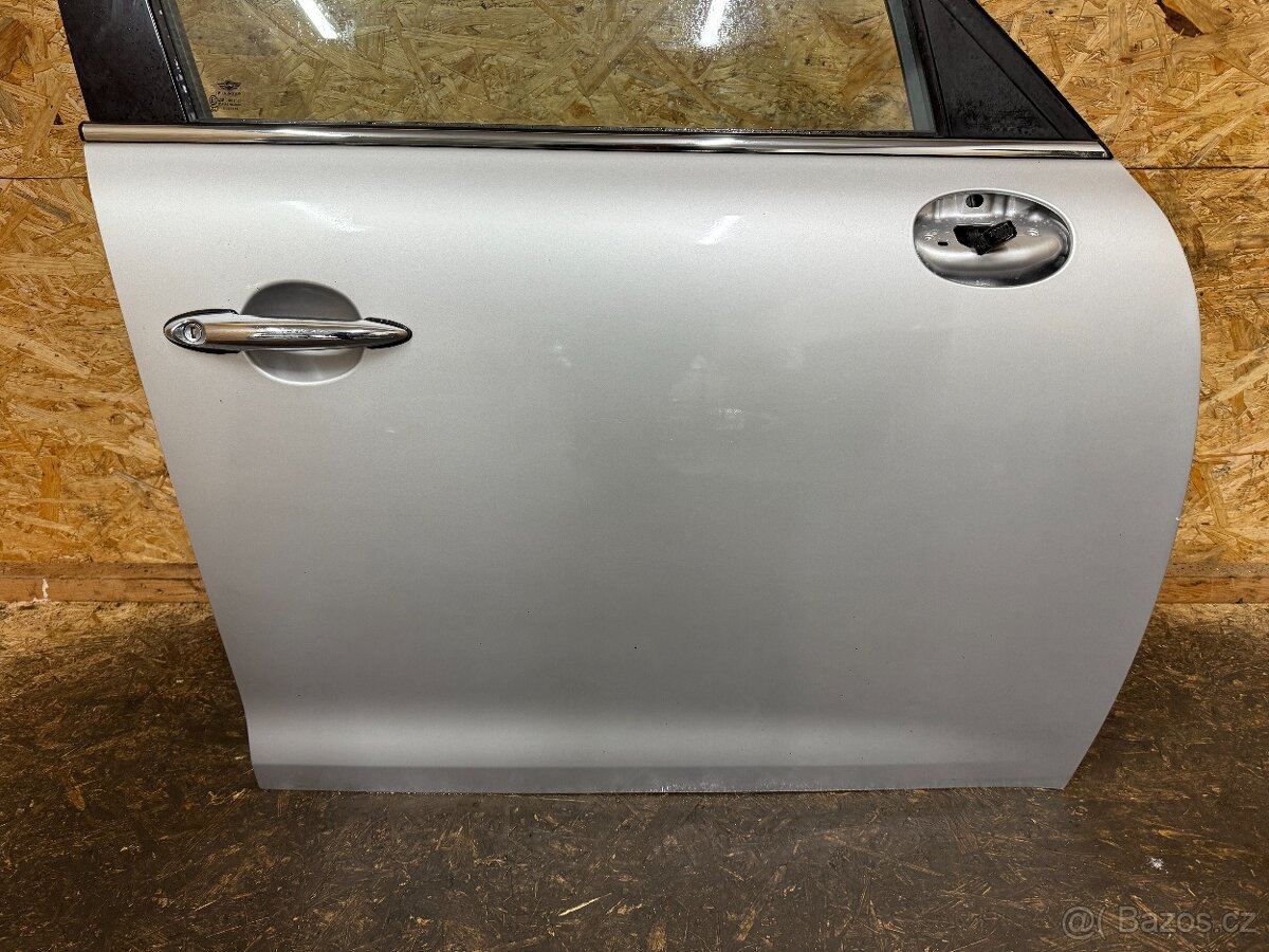 PRAVÉ PŘEDNÍ DVEŘE MINI COOPER COUNTRYMAN R60 SILVER B12 - 2