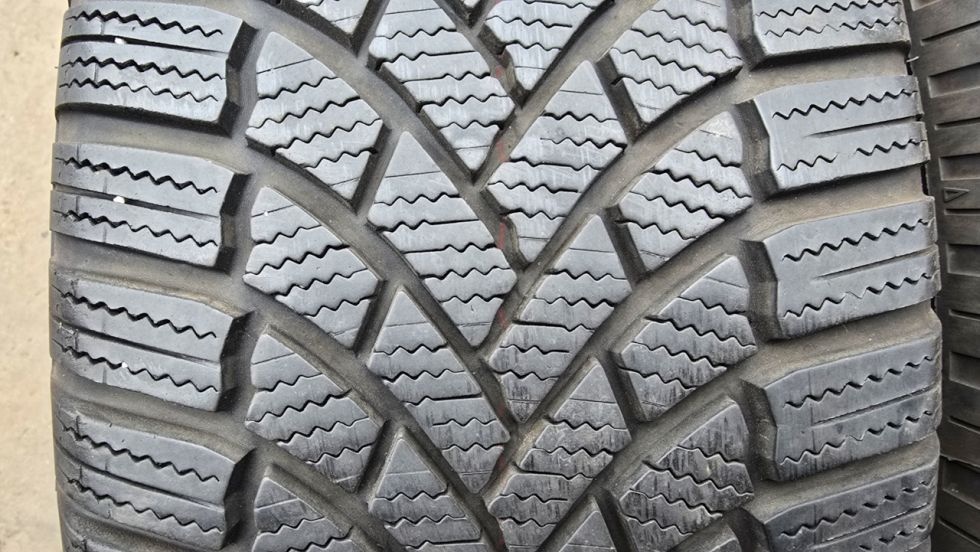 Zimní pneu 215/60/16 Bridgestone - 2