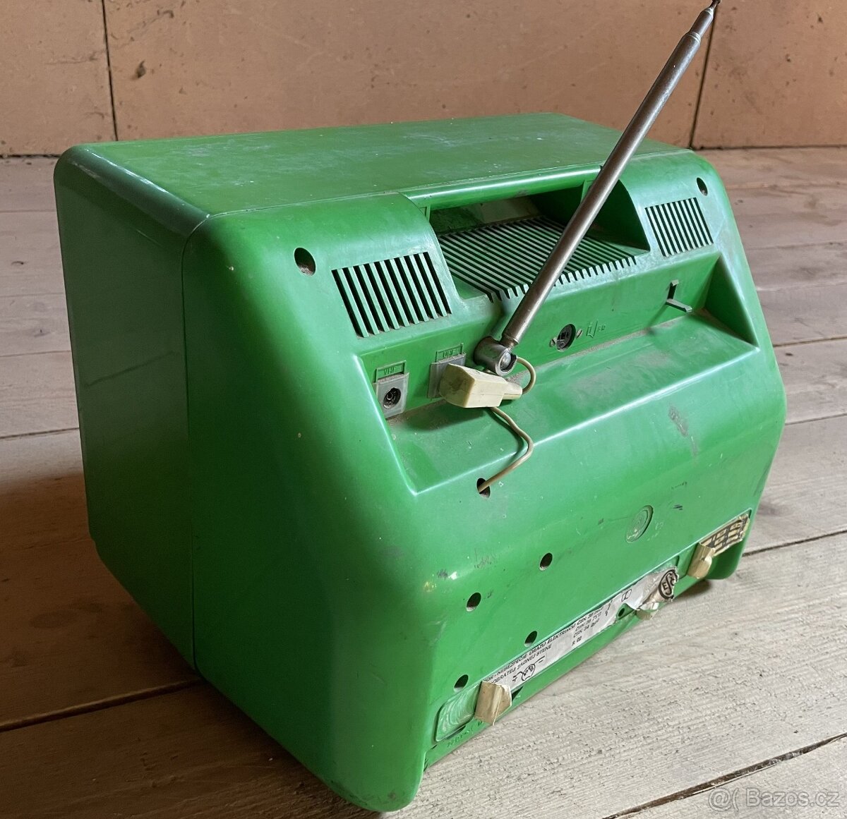 Přenosný televizor Satelit - 2