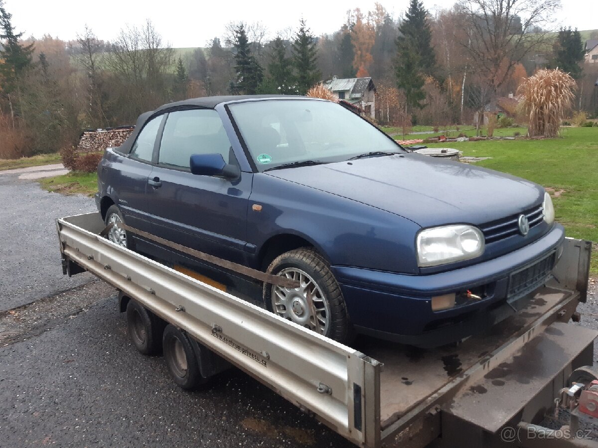 GOLF CABRIO DÍLY - 2