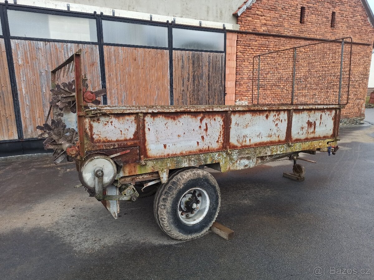 Malé rozmetadlo hnoje - 2