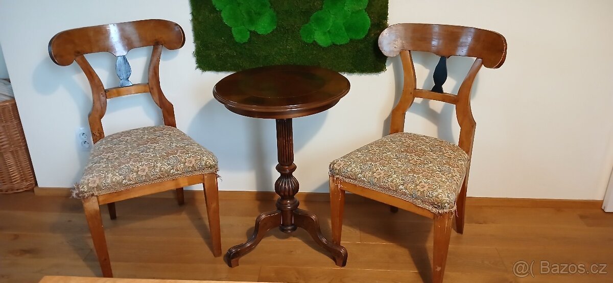 Starožitné židle a stolek - 2
