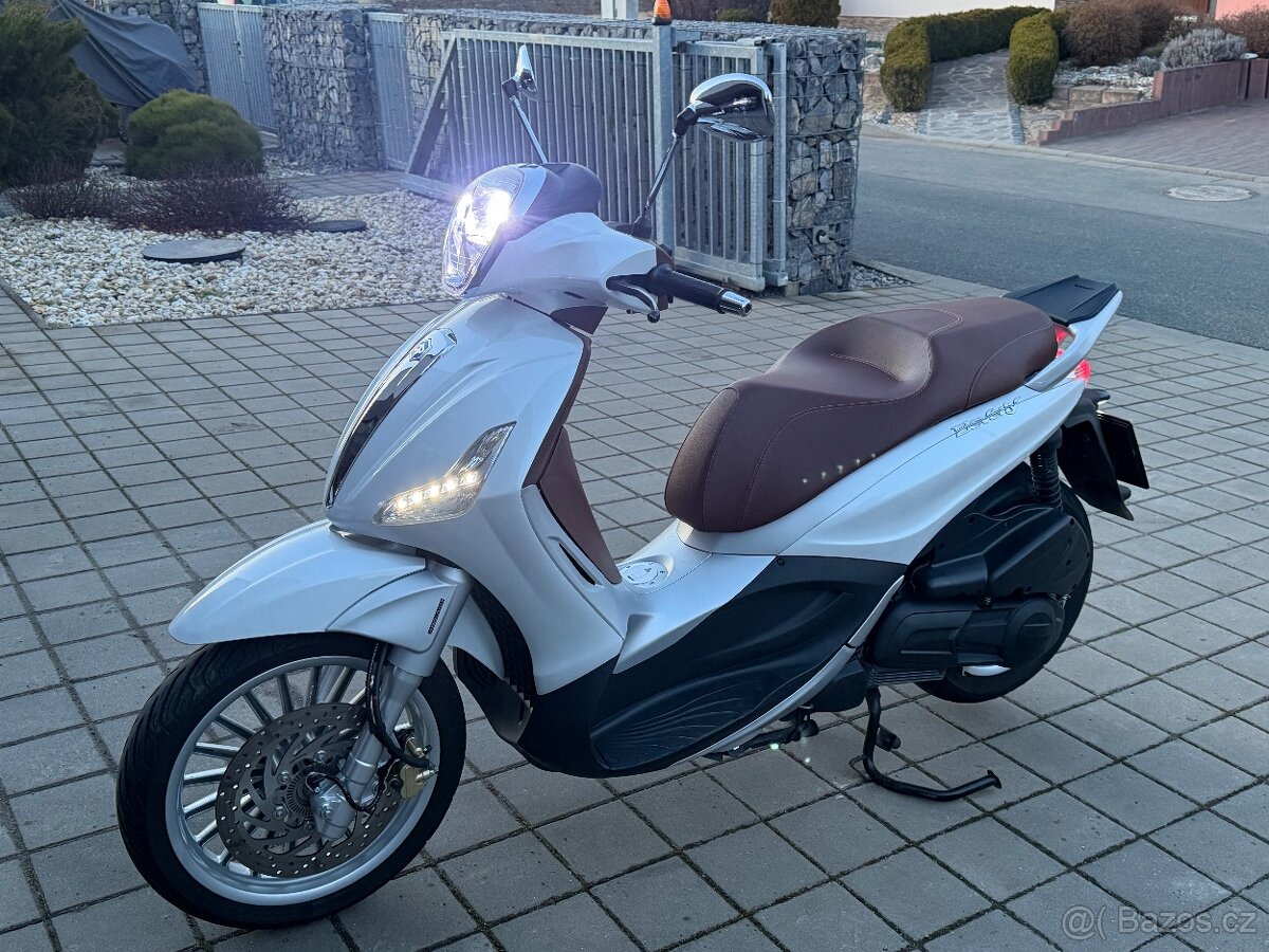 Piaggio Beverly 300i - 2