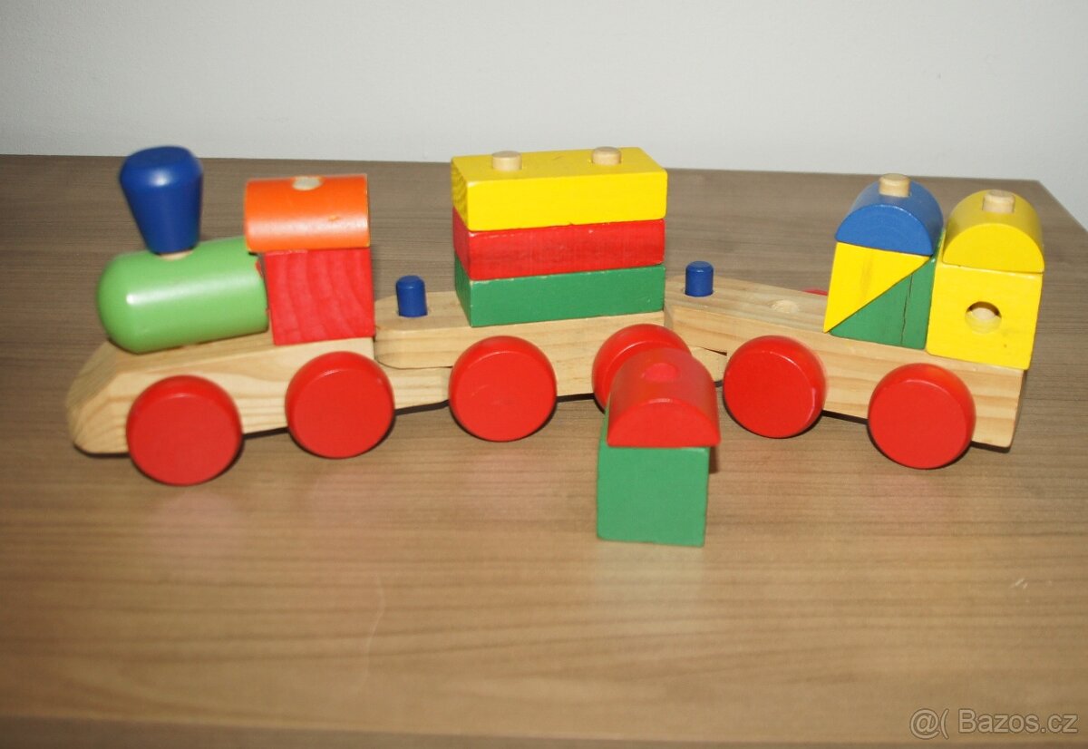 Dřevěný vláček + šnek - 2