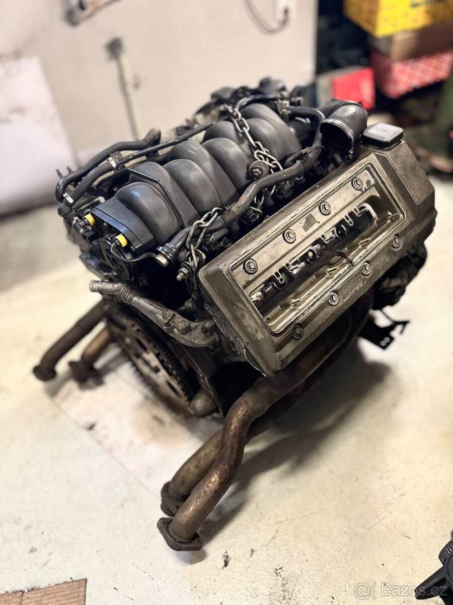 Motor M62B44 V8 4.4l - 2