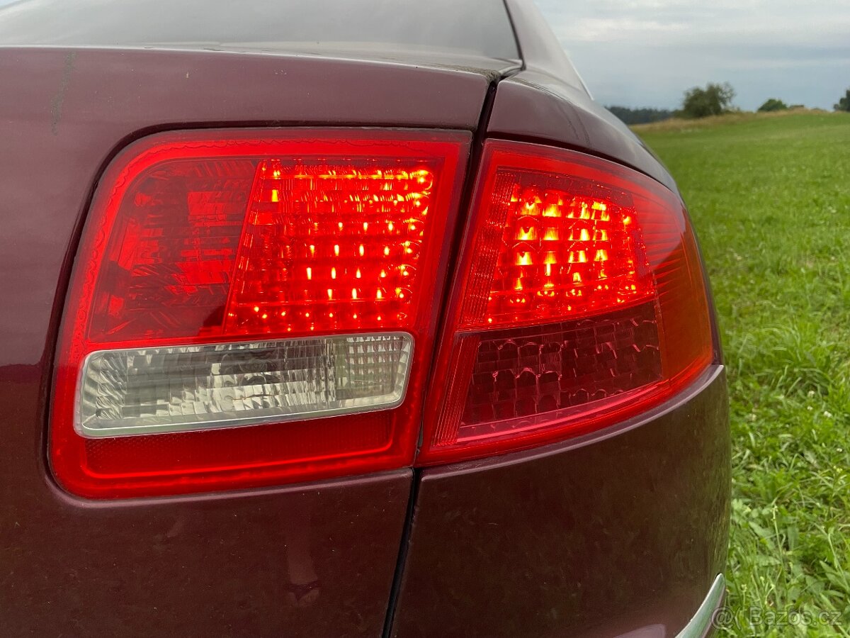 AUDI A8 D3 2002-2010 - ZADNÍ LAMPY - 2
