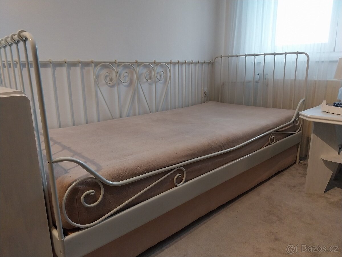 Postel / pohovka / gauč - 2