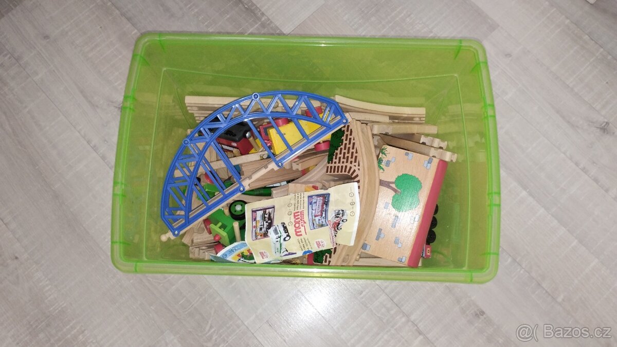 Dřevěné koleje+mašinky - 2