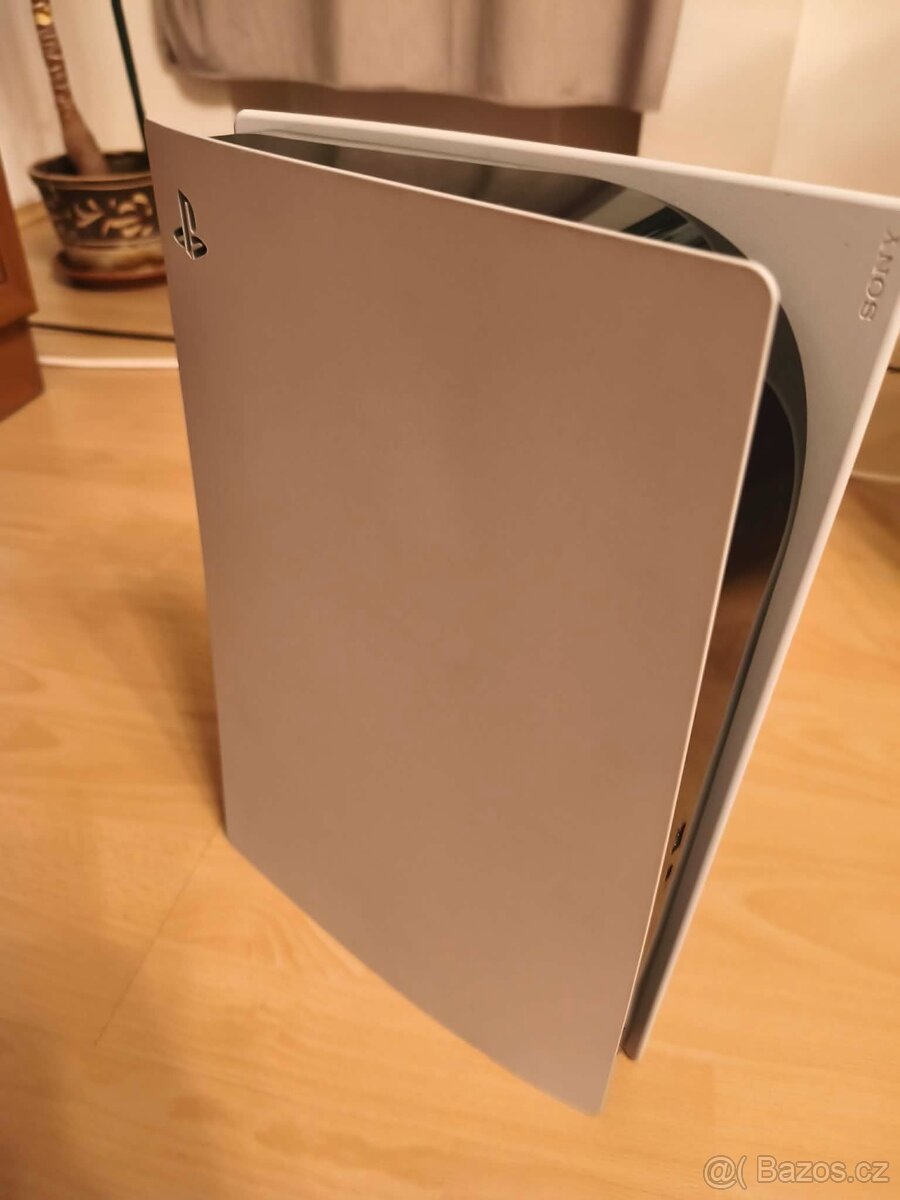 PS5 Digital Edition + ucet s hrami + prislusenstvo - 2