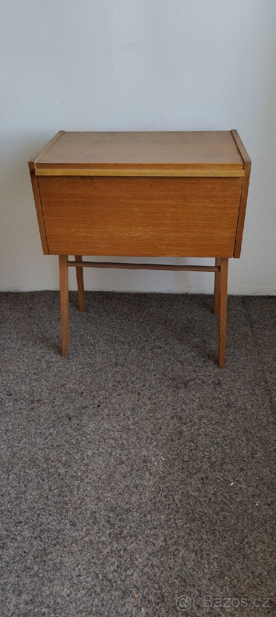 Stolek TV retro - 2