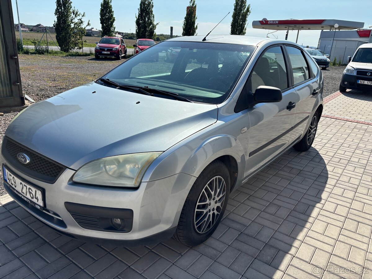Ford Focus 1,4i- 59kw, klima - 2