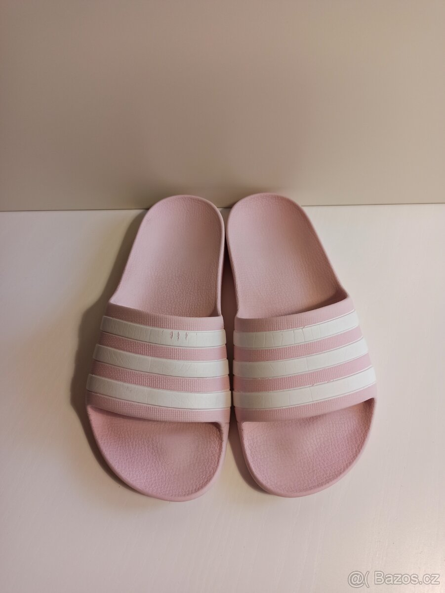 Pantofle Adidas 34 - 2