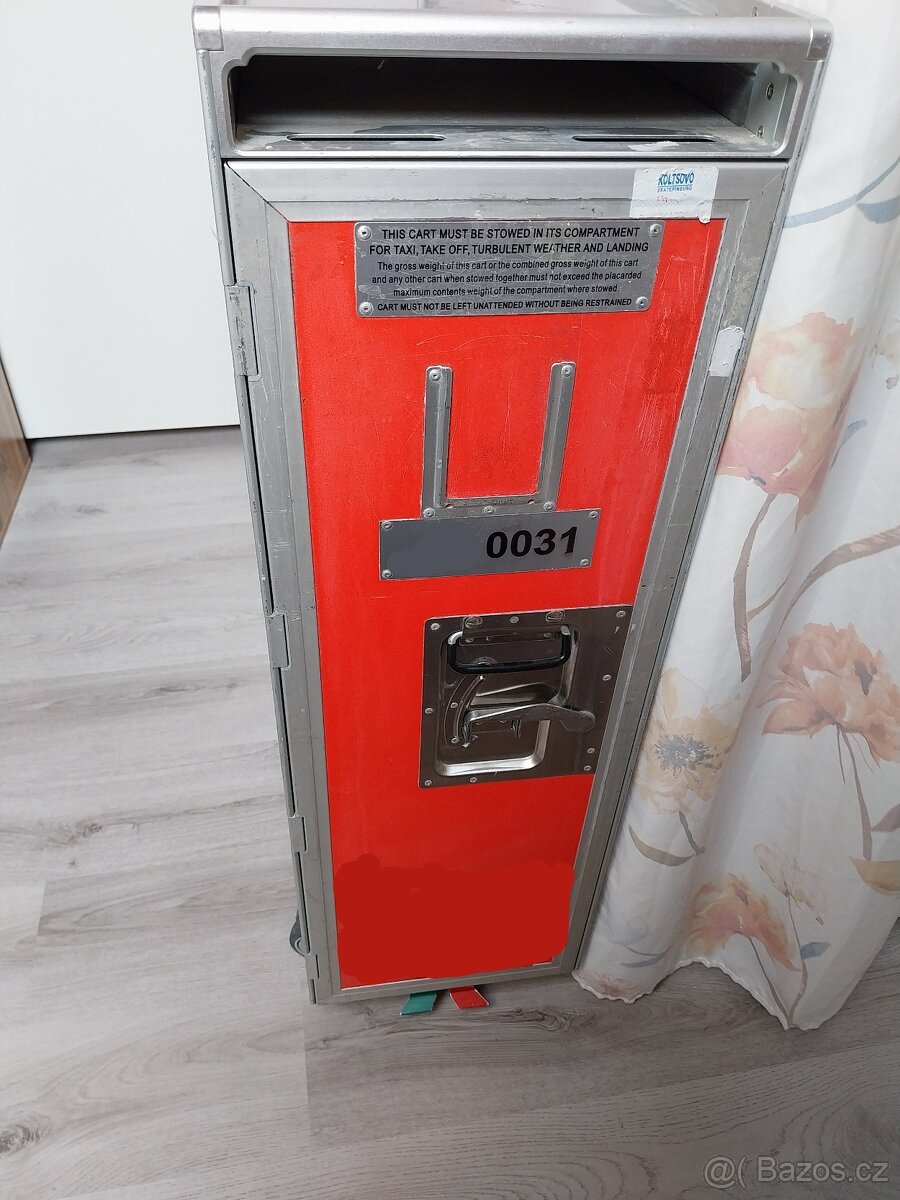 Cateringový , servírovací vozík - 2