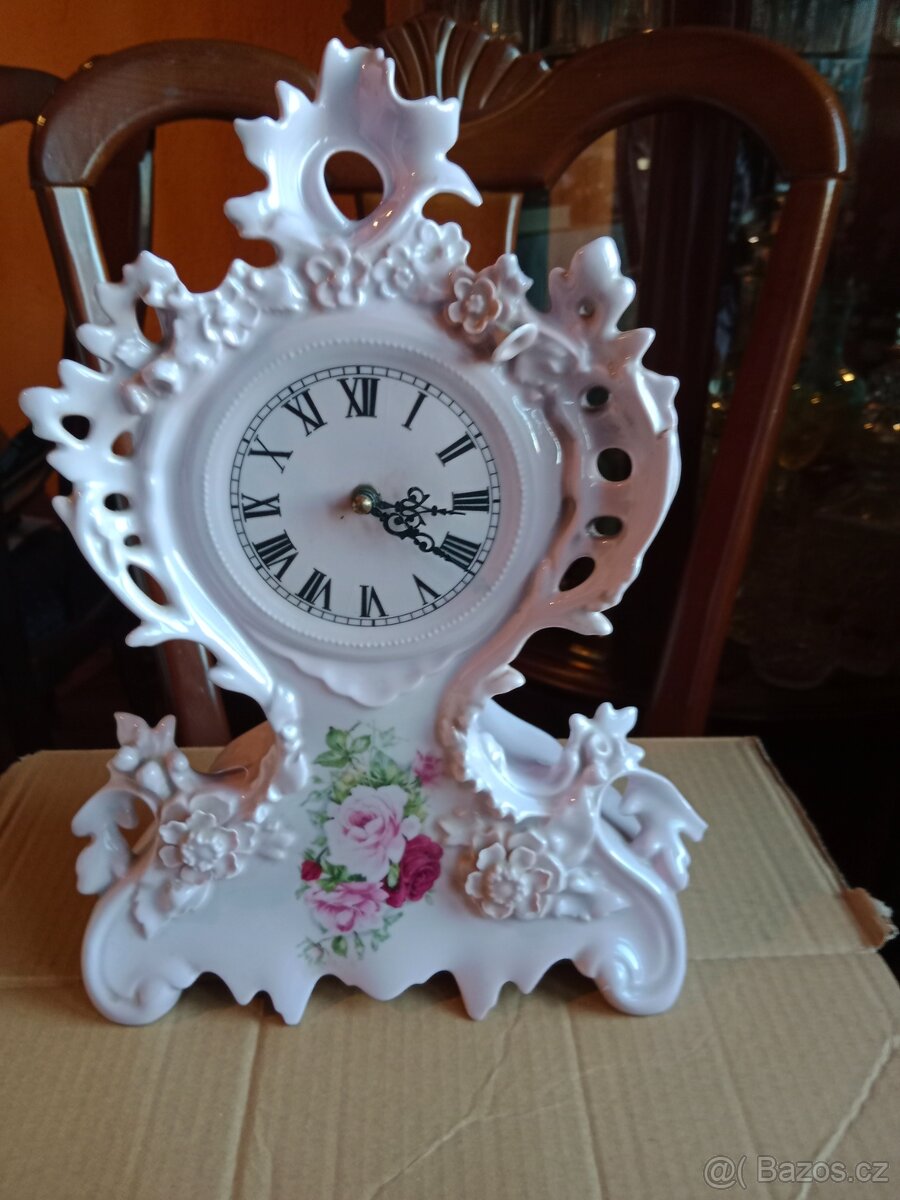 Pěkné funkční růžové porcelánové hodiny - 2