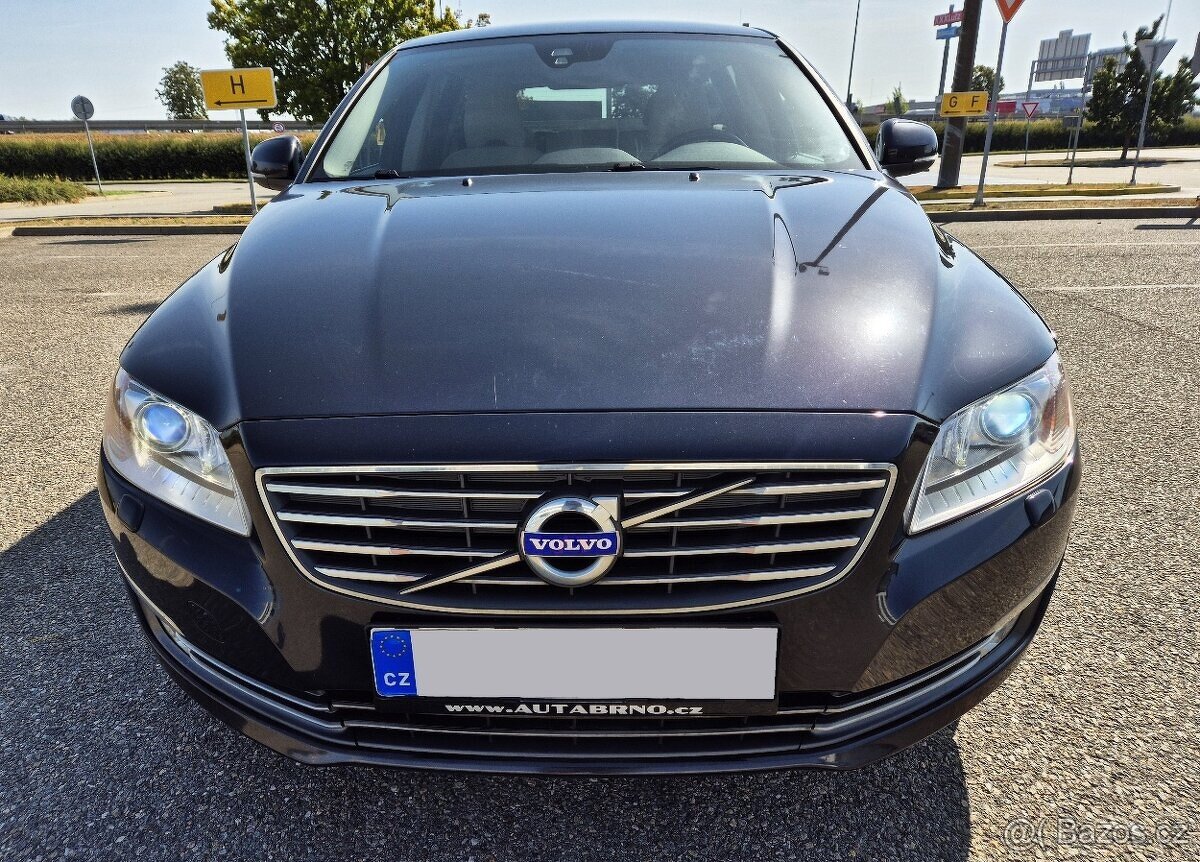 VOLVO V70 D4 120KW 5-VÁLEC 1.MAJ XENON KŮŽE TAŽNÉ. ALU - 2