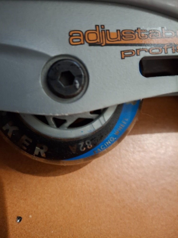 Dětské kolečkové brusle Worker, nastavitelná vel. 30-33 - 2