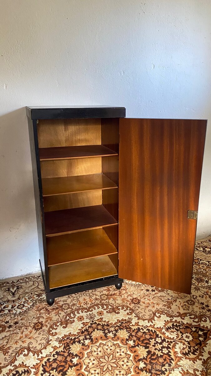 Malá skříňka - 2