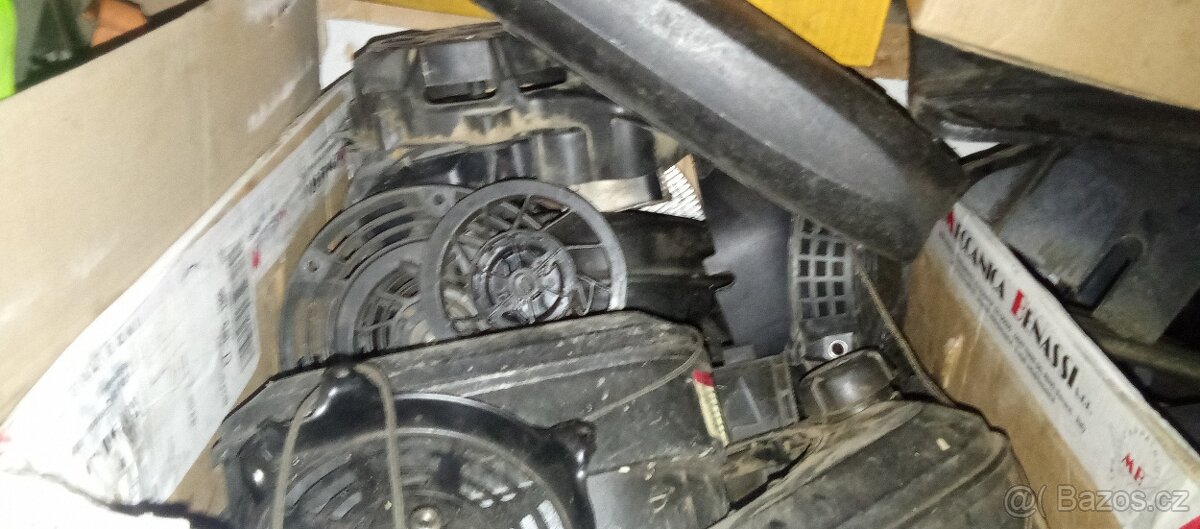 Motory ze sekaček na díly - 2